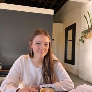 Meet your Posher, Ellie